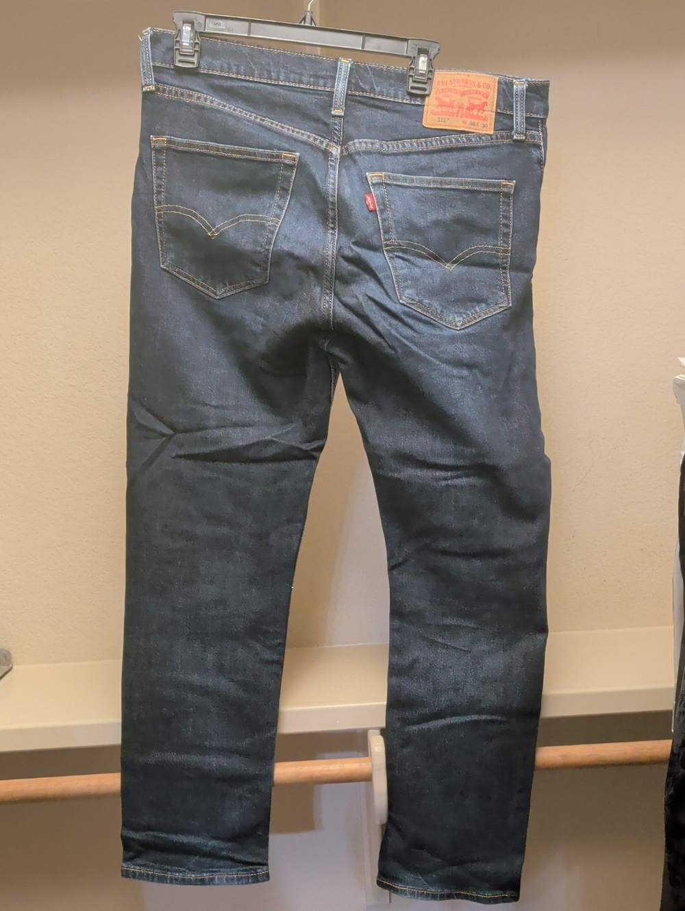 Levi's Men's Indigo Slim Straight Jeans with Red Tab